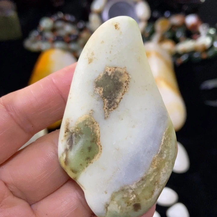 用***4和田玉（糖玉）未镶嵌挂件