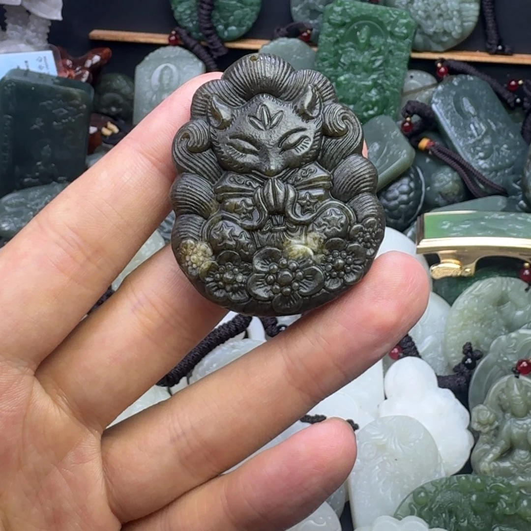 颈饰未镶嵌和田玉