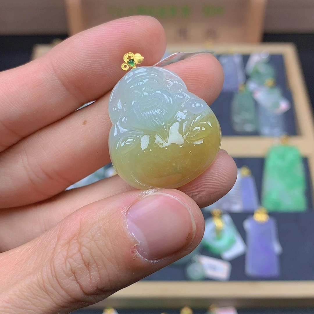 翡翠颈饰18K金镶嵌翡翠