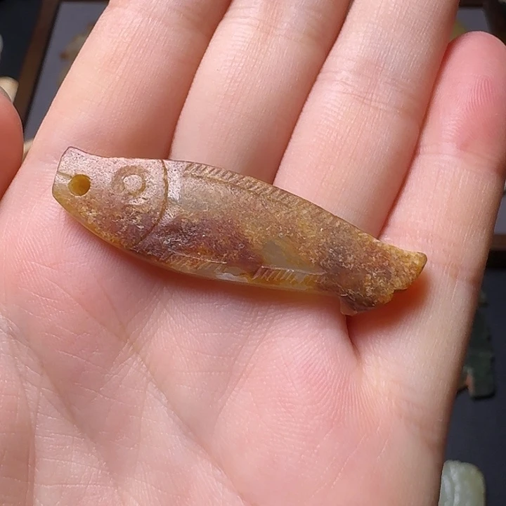 半***术和田玉（糖玉）未镶嵌挂件