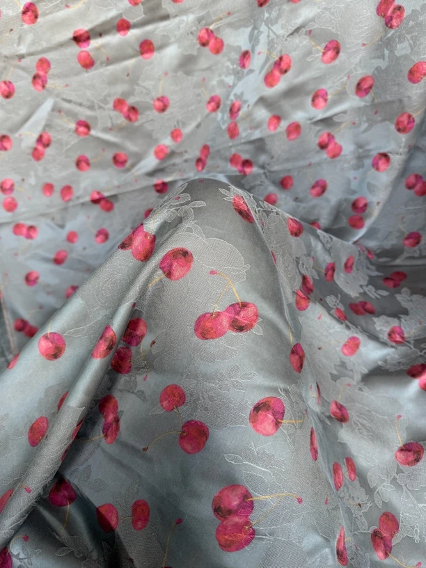 【灰色小樱桃】110门幅26姆米莨纱裁剪不退换