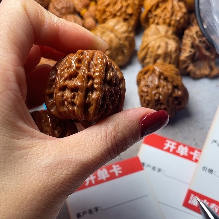 峰***@文玩核桃吊坠白狮子