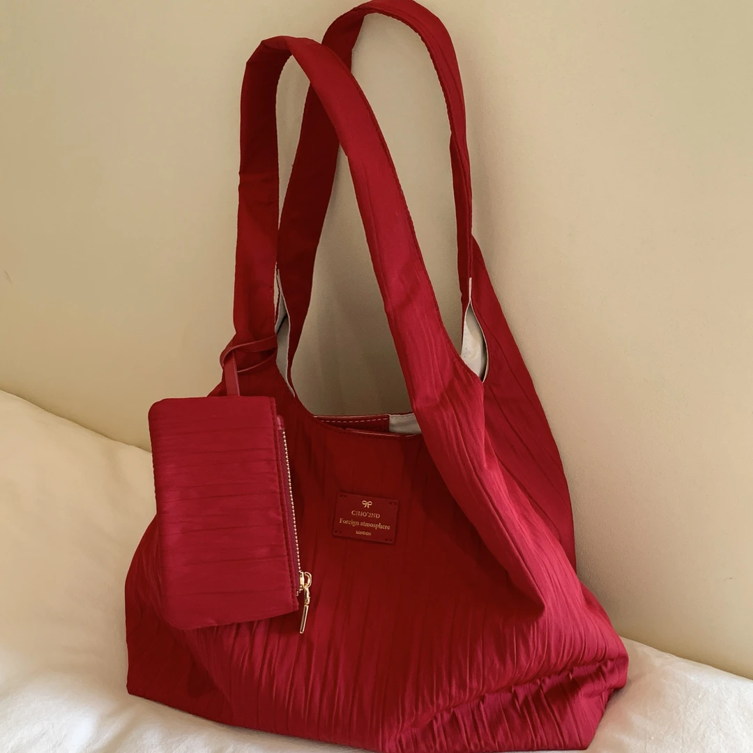 南风Chio2ndins托特包包女慵懒松弛感褶皱红色小众大容量单肩包