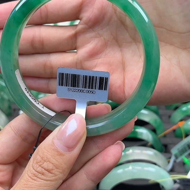 石英质玉未镶嵌颈饰手镯60圈