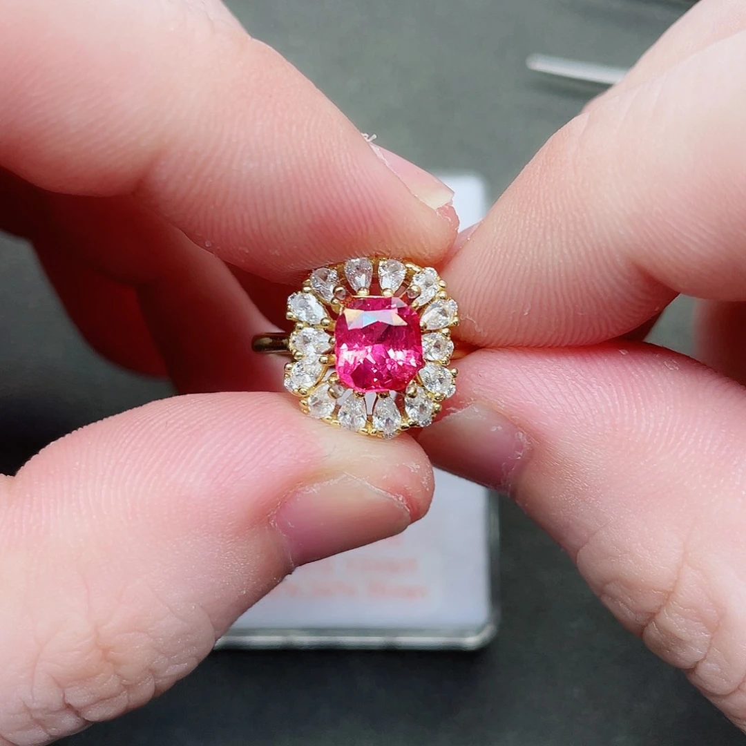 尖晶石裸石未镶嵌1.49克拉无烧马亨盖莲花色