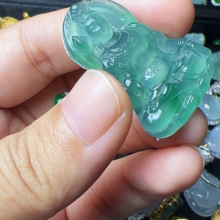 拉***兔翡翠未镶嵌吊坠(不含链)