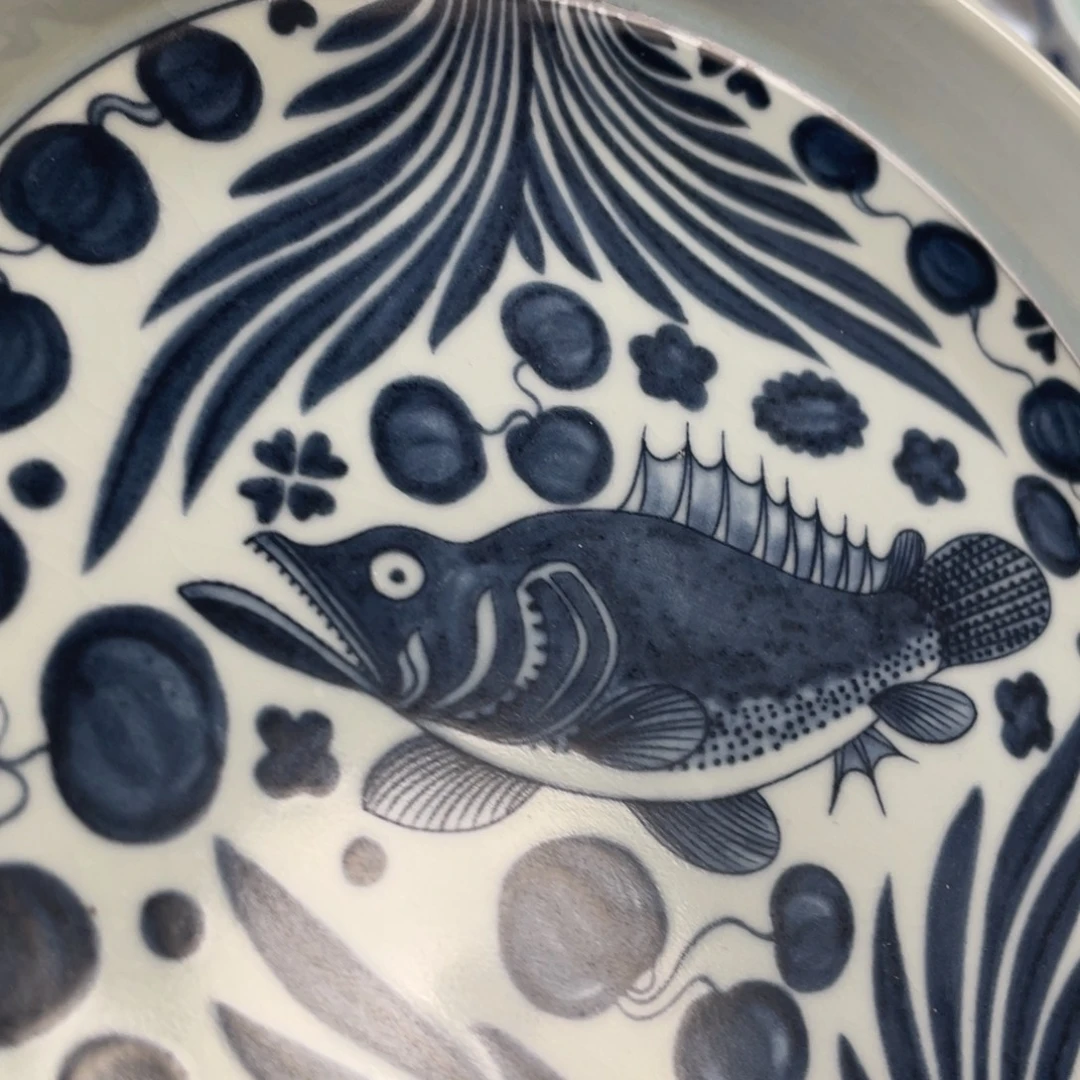 瓷片景德镇青花鱼藻纹大壶承