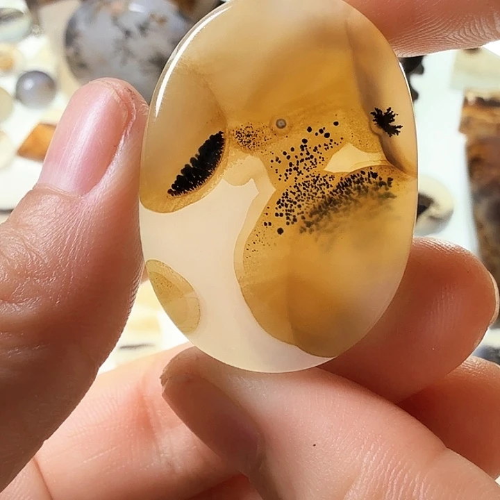 玛瑙/玉髓未镶嵌珠宝半成品
