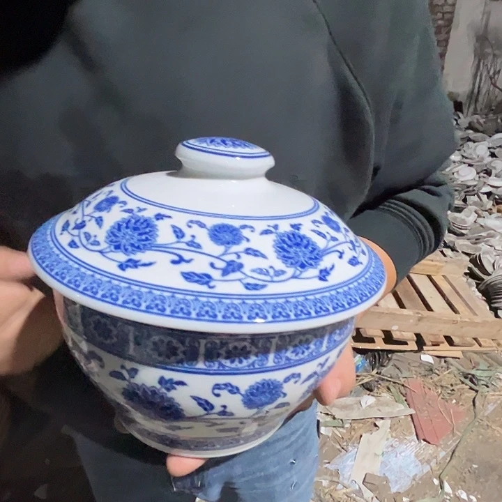 瓷片景德镇陶瓷青花缠枝莲罐子