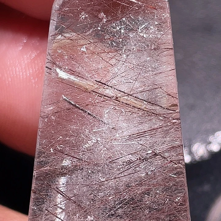 越***有发晶未镶嵌颈饰钛