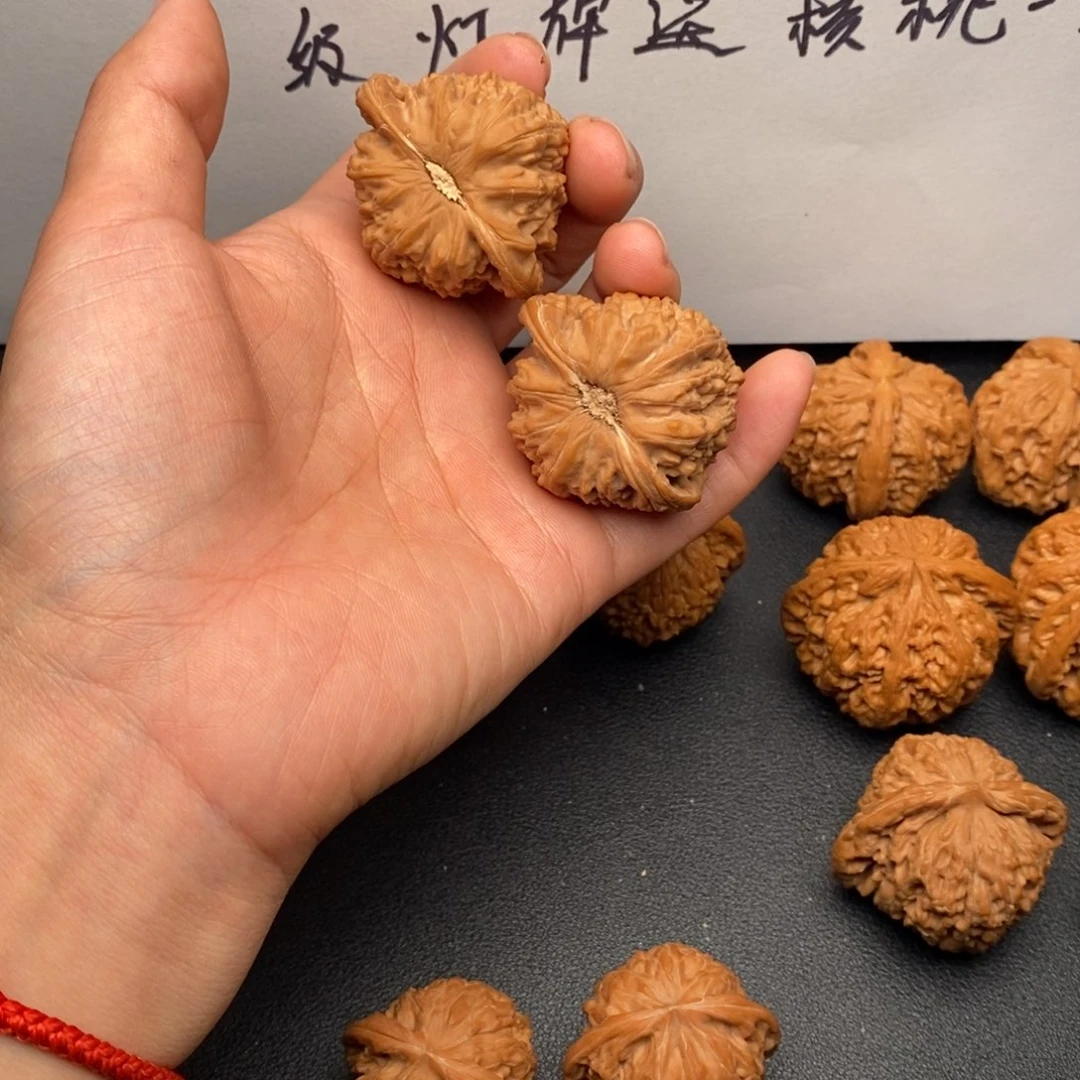 小***炼文玩核桃把件42白狮子