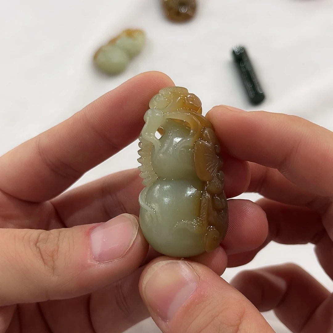 【闪购商品】颈饰未镶嵌和田玉（糖玉）