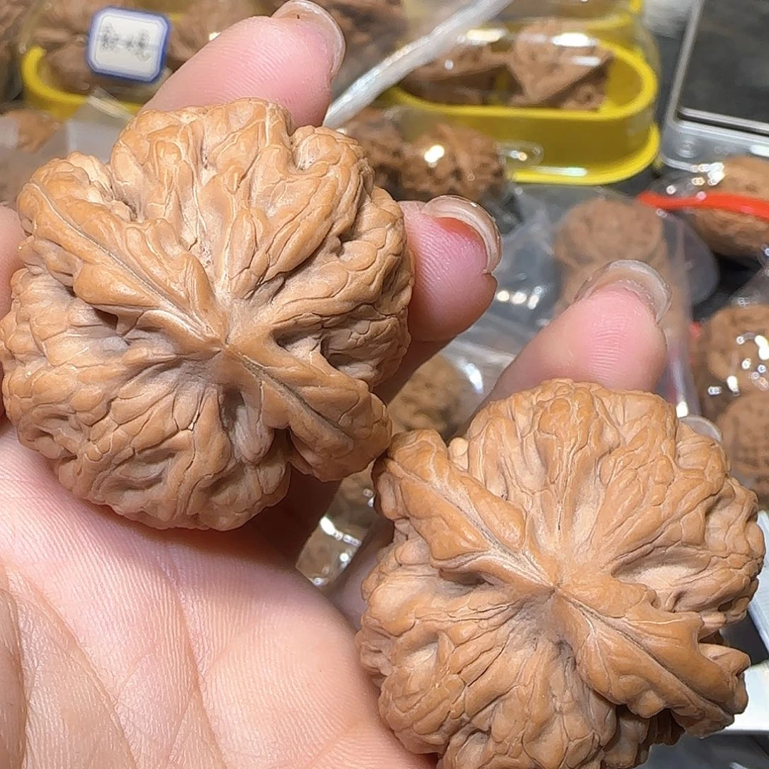 文玩核桃吊坠43红锦鲤