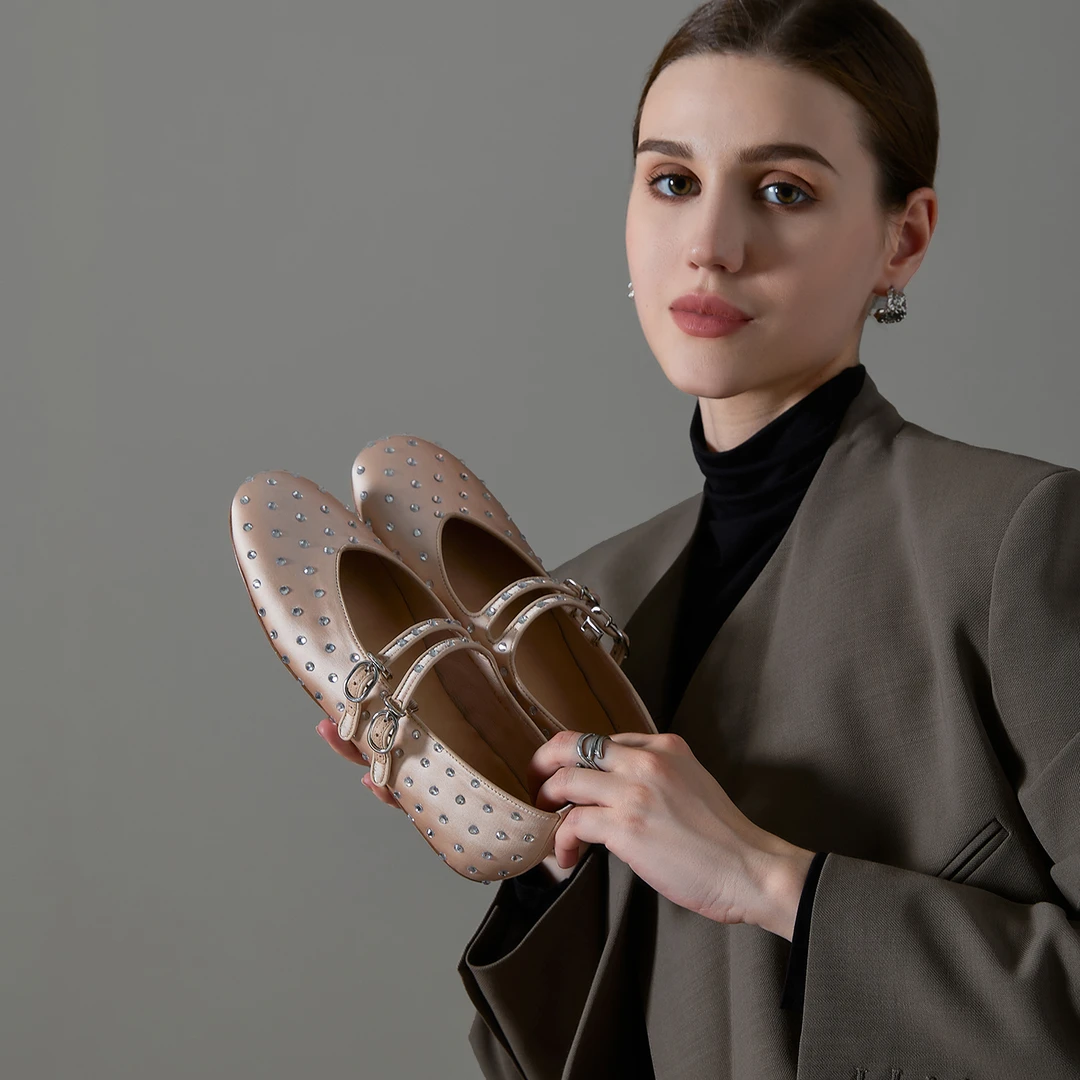 小众设计感水钻平底玛丽珍鞋女2025秋季新款一字扣带圆头浅口单鞋