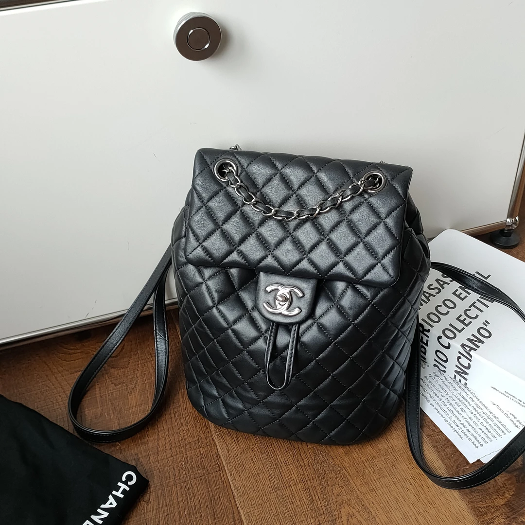 95新 Chanel/香奈儿 Azul-黑银羊皮萨尔茨堡小号双肩包/49817