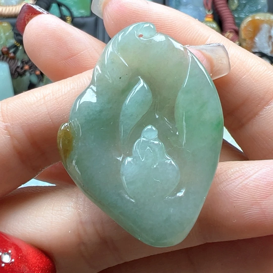 翡翠颈饰未镶嵌悟道