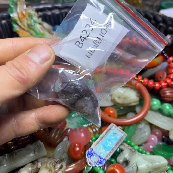 舒***奶龙脊菩提吊坠工艺品b4234