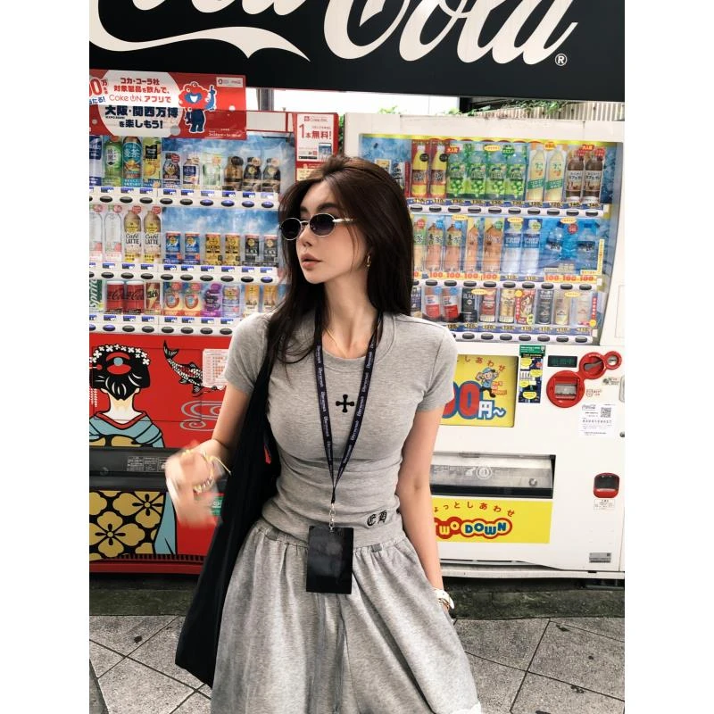 婉君Y【灰色轨迹】夏季时尚百搭显瘦短款休闲T恤上衣 LWJ25B2T1583