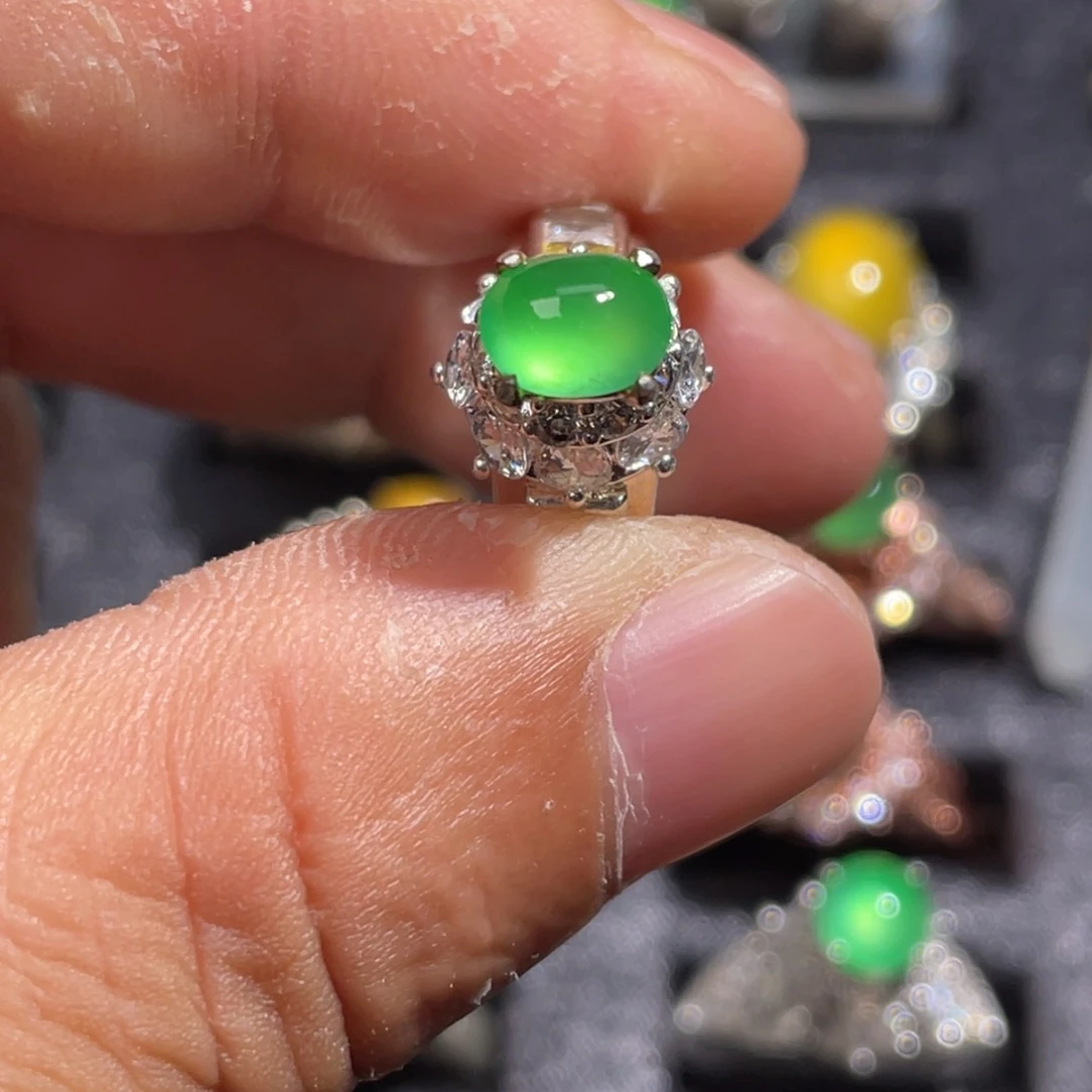 翡翠裸石木那甜绿蛋面铜托卡7