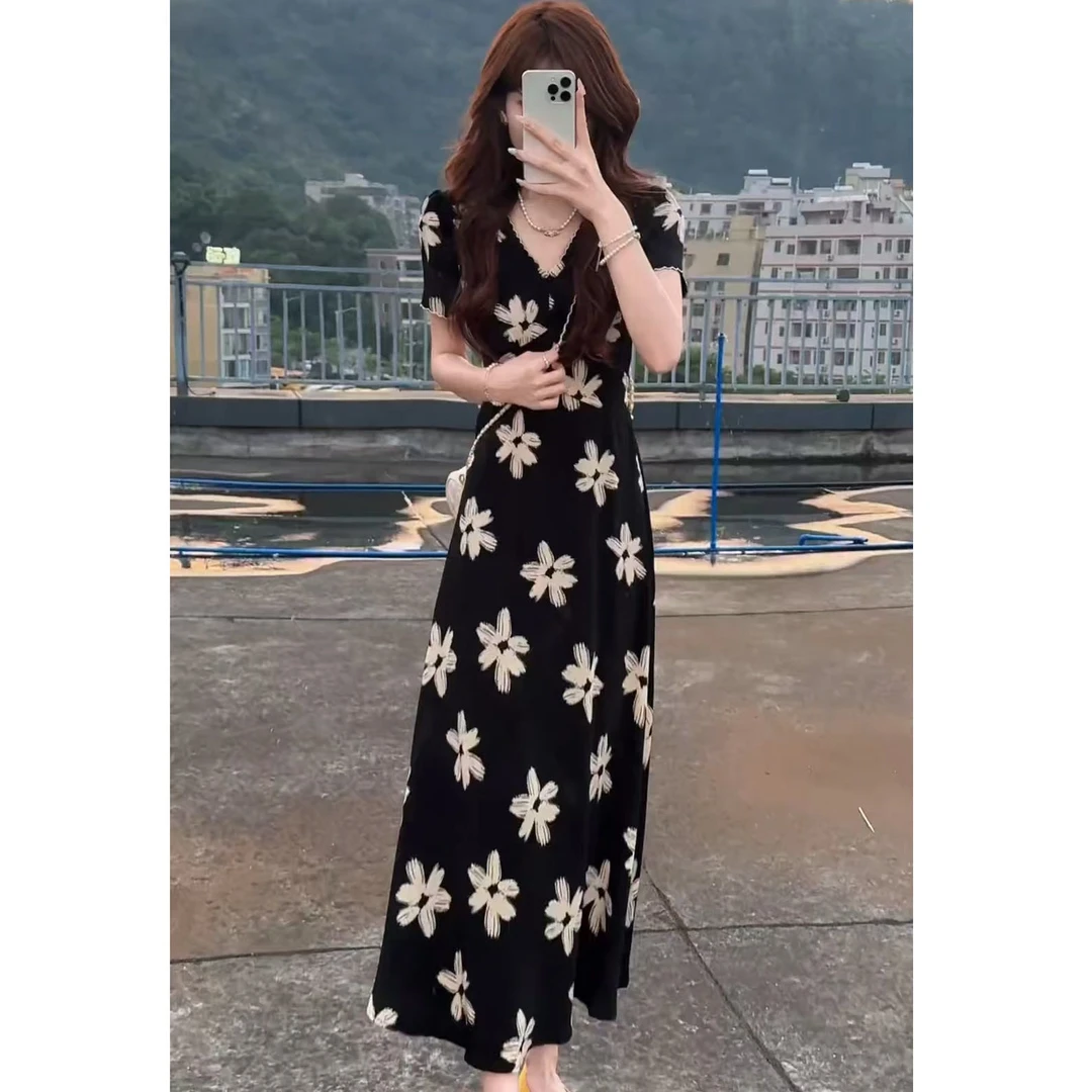 2025年夏季新款温柔风穿搭气质显瘦高级感连衣长裙女