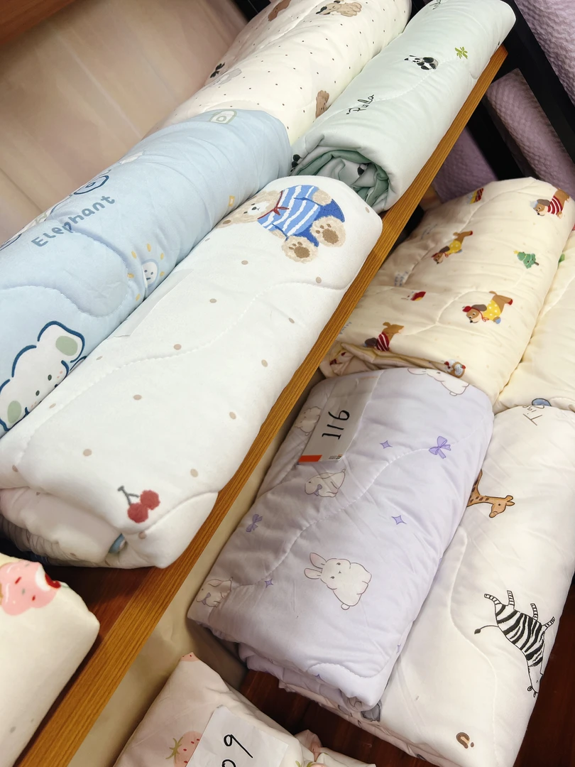 0-7岁幼儿园A类童被可机洗尺寸115✖️145左右（正负5厘米）