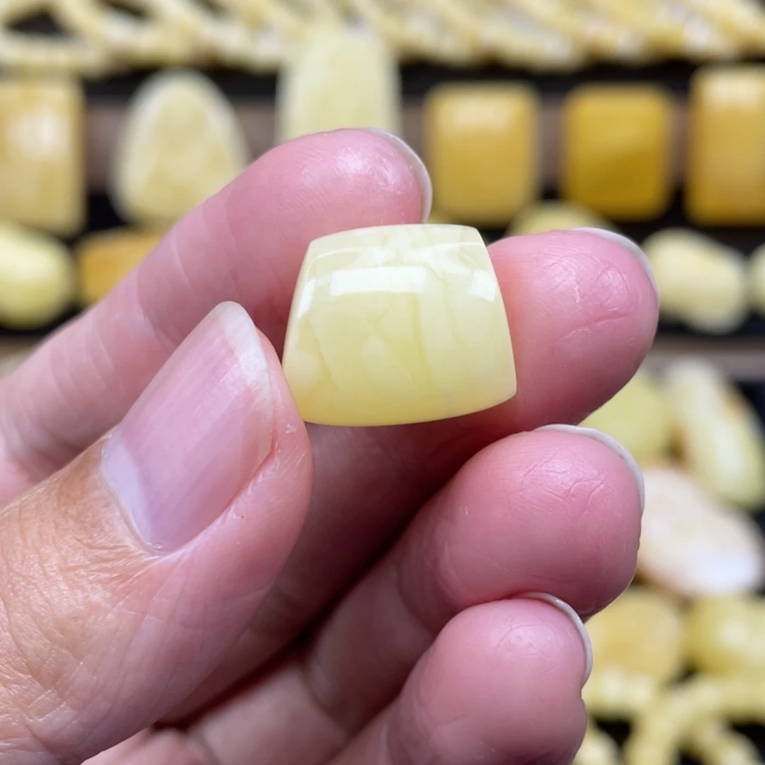 琥珀未镶嵌裸石琥珀蜜蜡