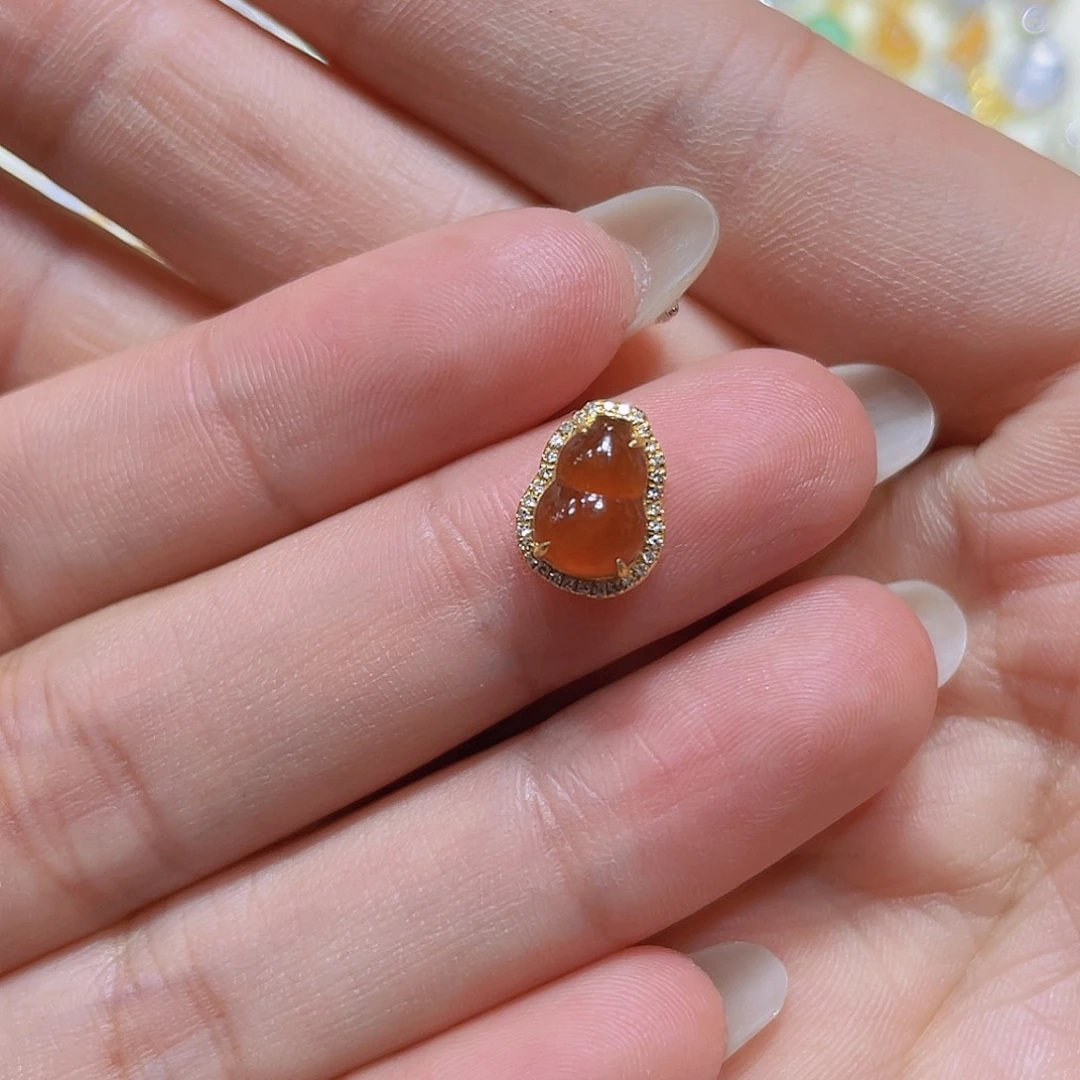 翡翠吊坠(不含链)18K金镶嵌