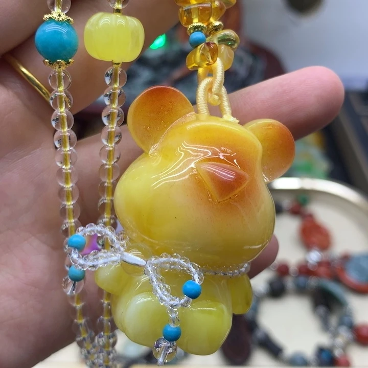 未镶嵌颈饰琥珀吊坠