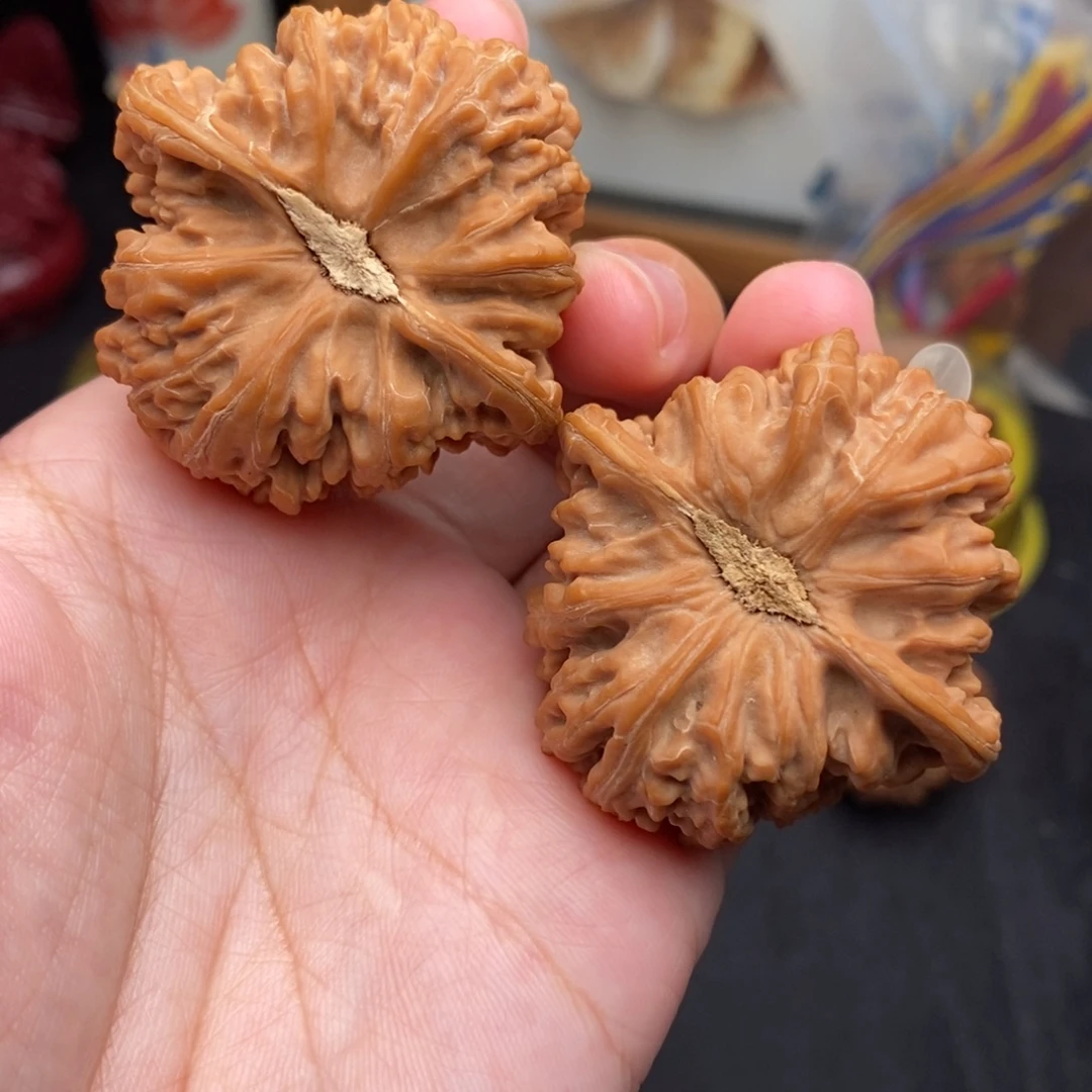 文玩核桃把件43红宝石