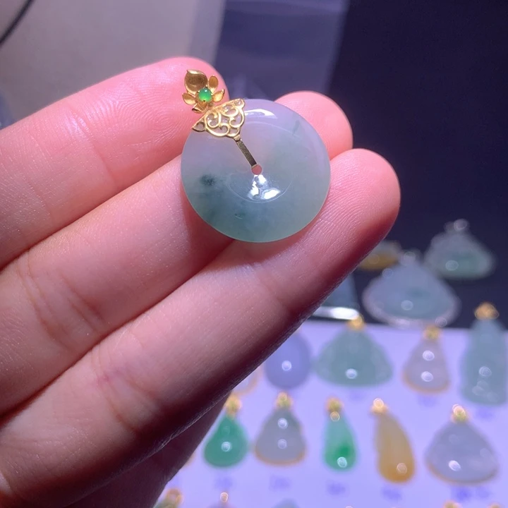 颈饰18K金镶嵌翡翠翡翠