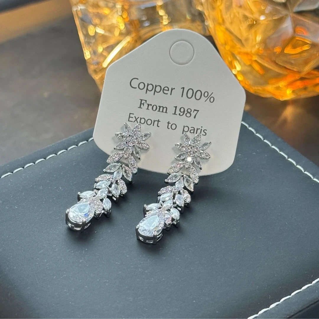铜合金合成锆石耳饰 手工气质轻奢时尚长款设计师镶嵌耳环QC1868