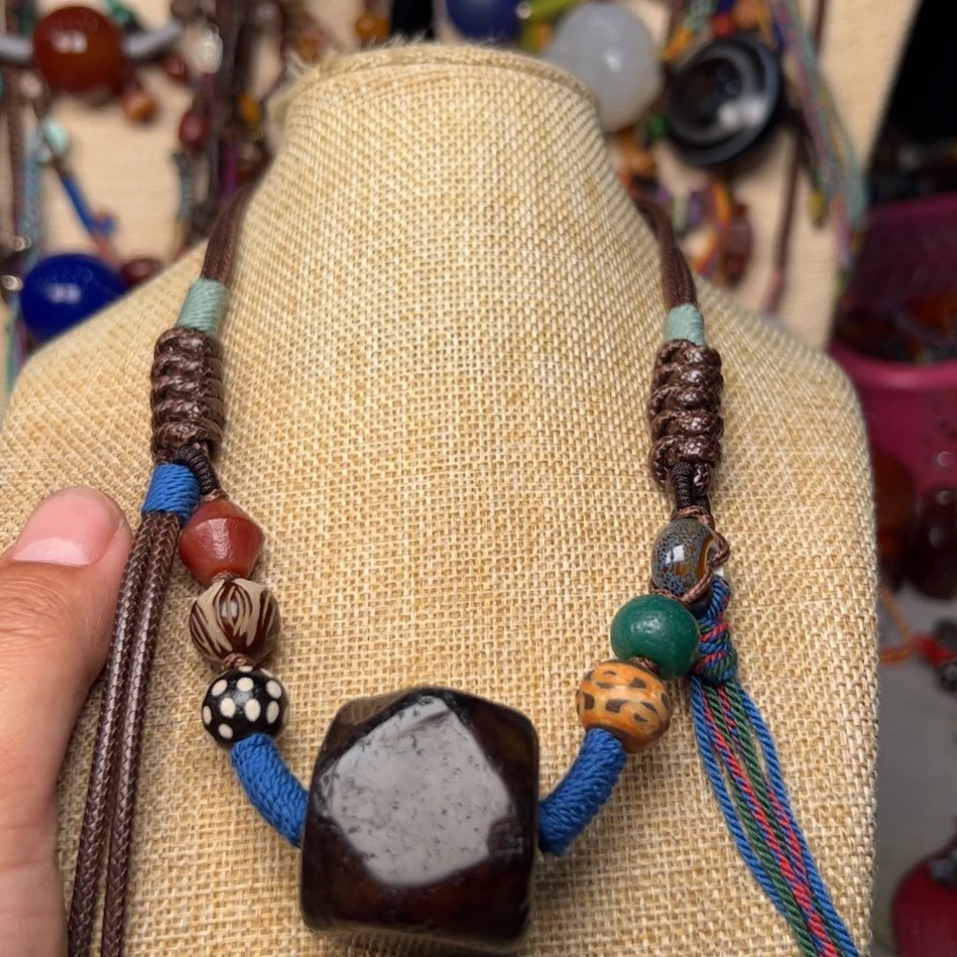 玛瑙/玉髓颈饰未镶嵌