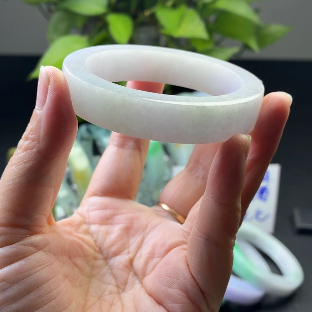 未镶嵌翡翠手镯定制翡翠