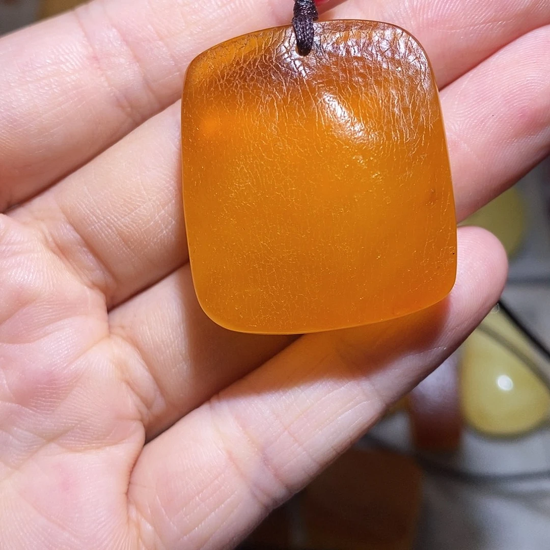 琥珀未镶嵌珠宝奇石