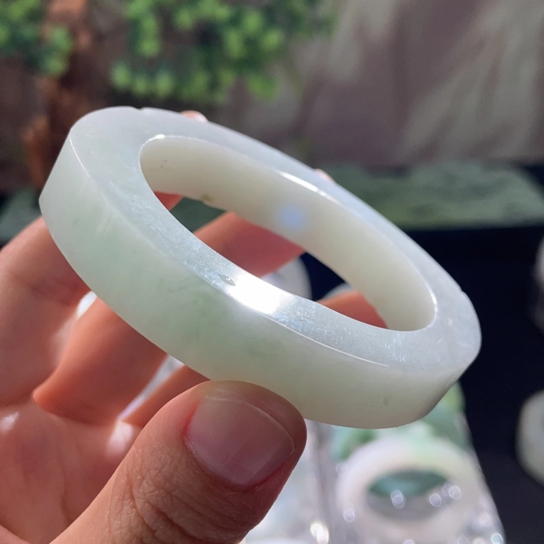 定制翡翠未镶嵌翡翠手镯