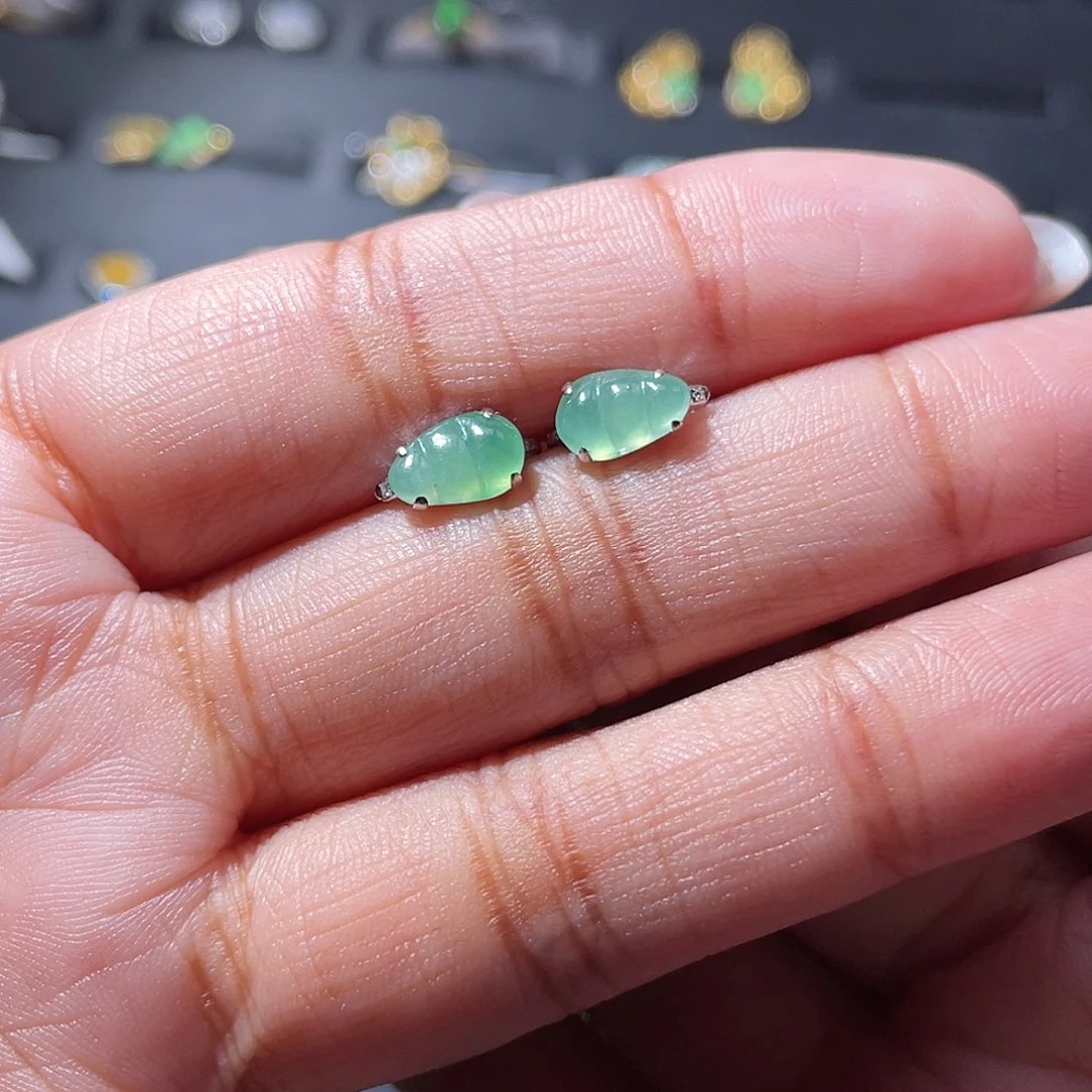 吊坠(不含链)18K金镶嵌翡翠