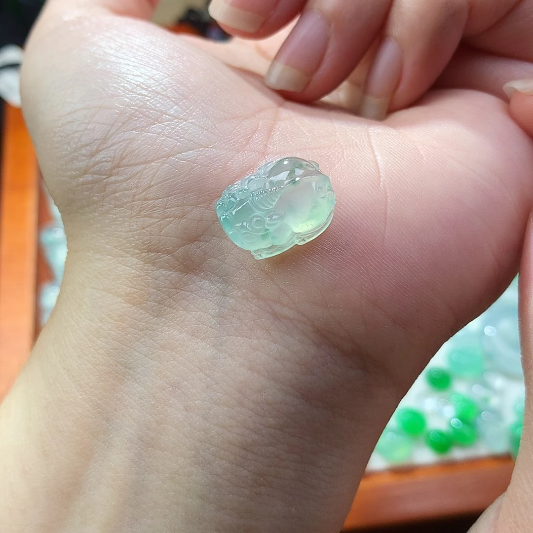 翡翠未镶嵌吊坠(不含链)貔貅