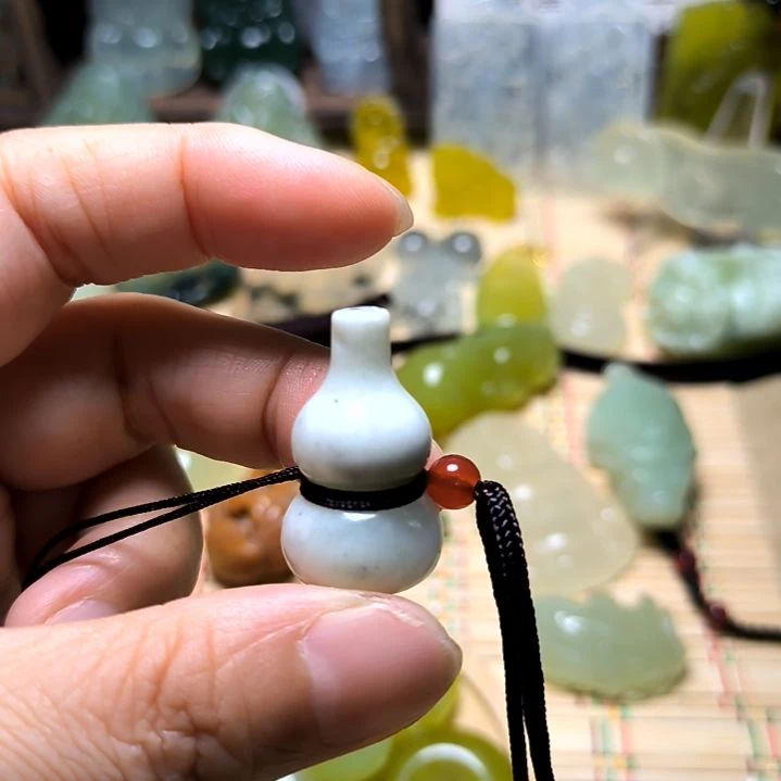 韩***柒岫玉未镶嵌吊坠(不含链)