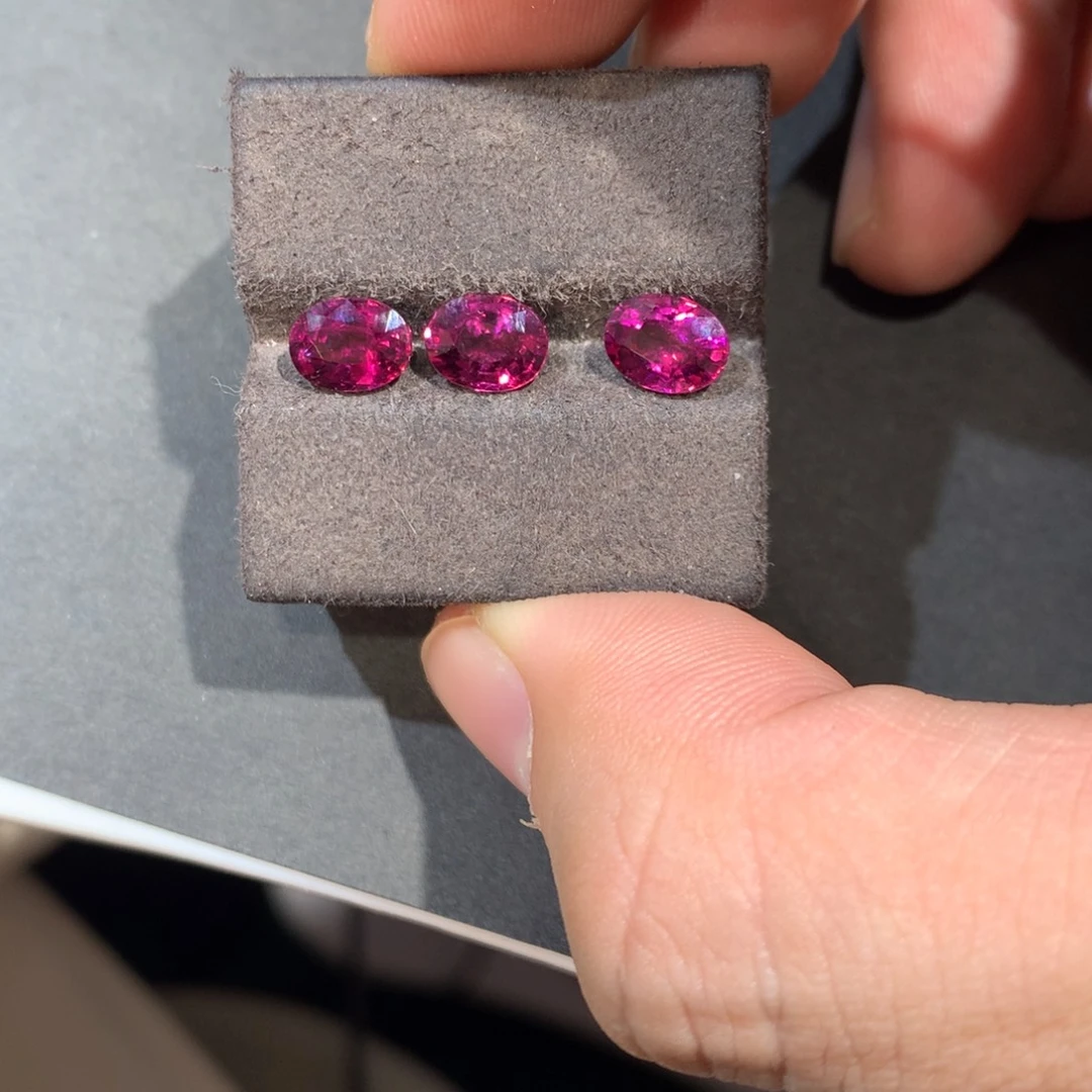 未镶嵌石榴石裸石4克拉