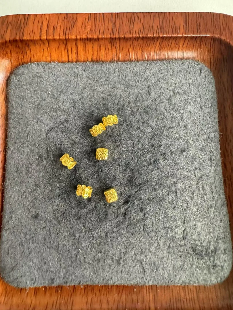 足金999 六字箴言跑环锤纹方糖