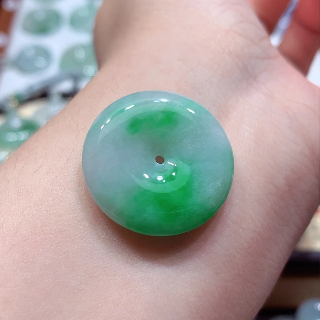 翡翠未镶嵌颈饰90