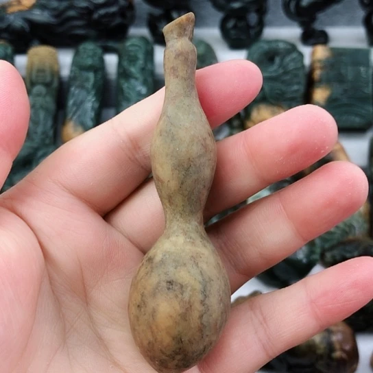 岫岩河磨玉（透闪石质玉）未镶嵌把件