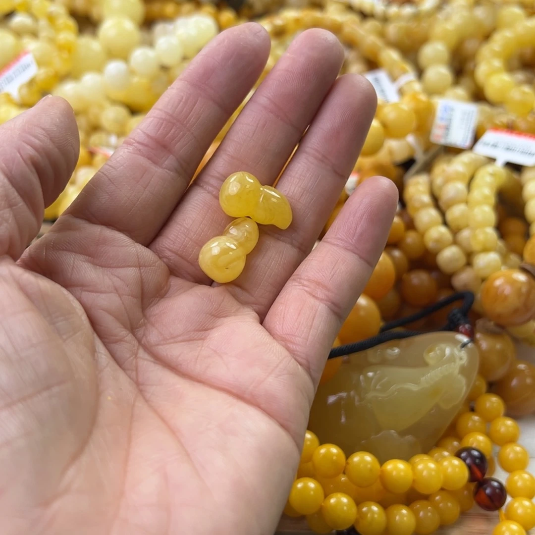 琥珀珠宝奇石未镶嵌