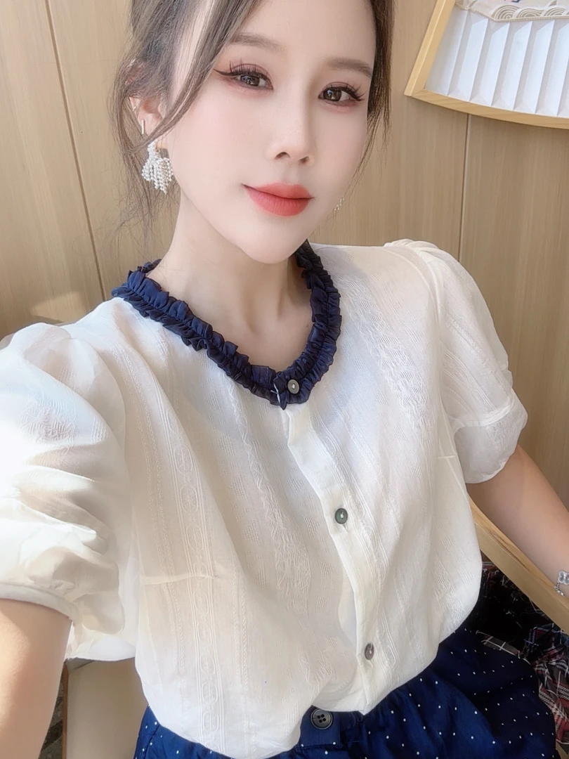 恰逢景梅子自留款上衣圆领设计感时尚显瘦清新短袖刺绣防晒衬衫女