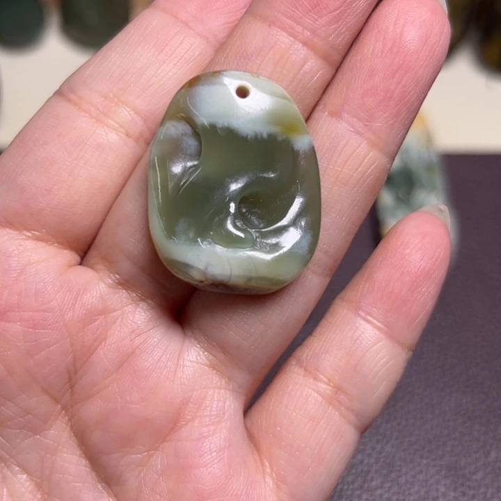 岫岩河磨玉（透闪石质玉）未镶嵌颈饰