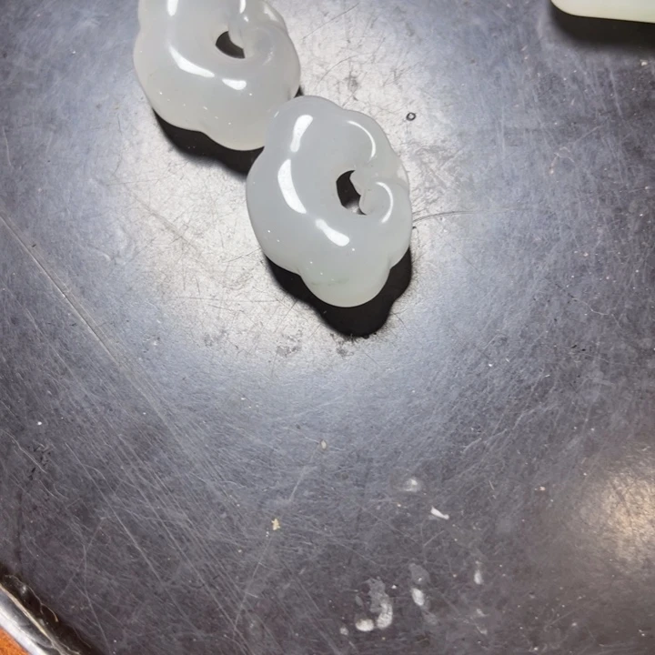 石英质玉未镶嵌颈饰