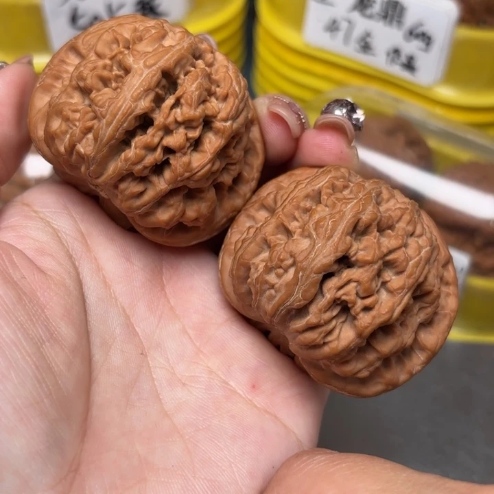 小***贵吊坠文玩核桃50-32866-02