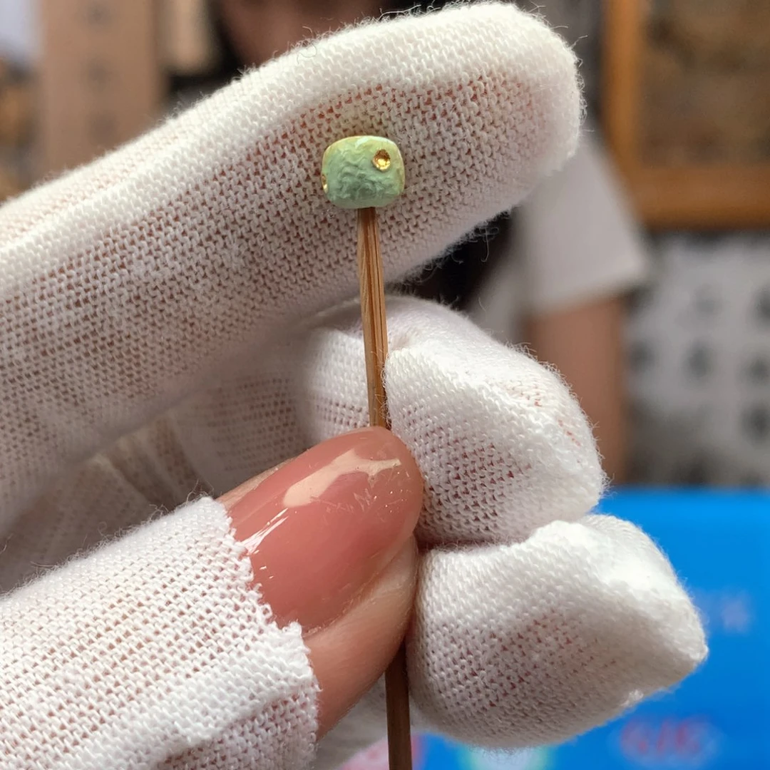 绿松石未镶嵌挂件