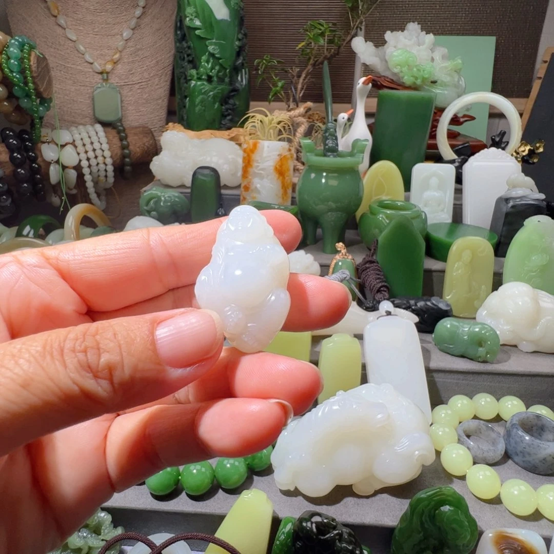 和田玉未镶嵌挂件