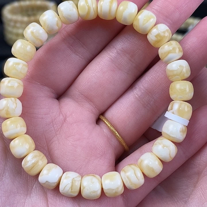 蜜蜡未镶嵌珠宝奇石8.4